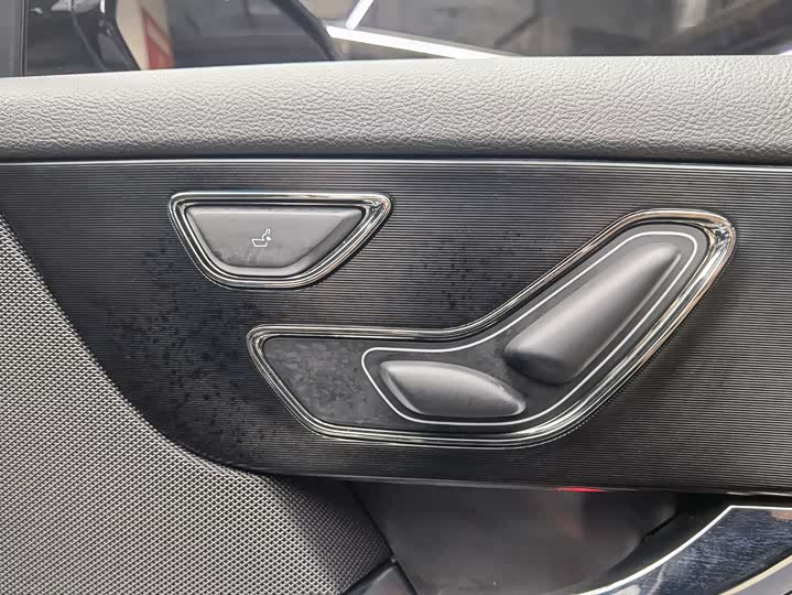 Фото 18 - Lincoln Corsair