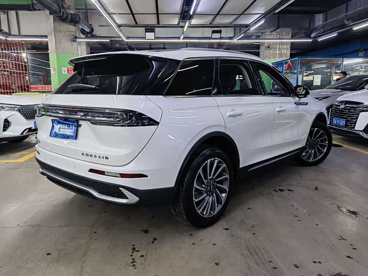 Фото 4 - Lincoln Corsair