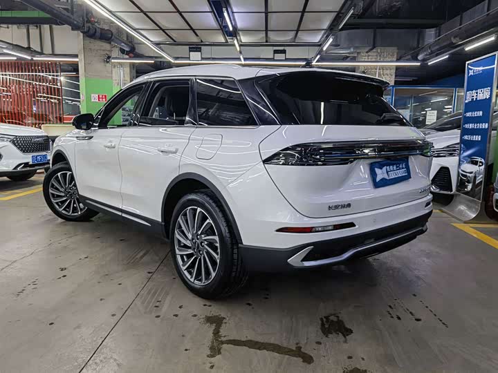 Фото 6 - Lincoln Corsair