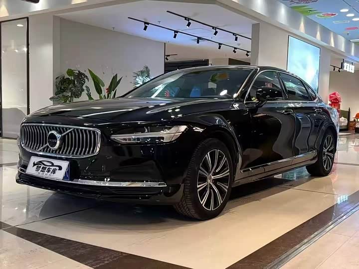 Фото 1 - Volvo S90