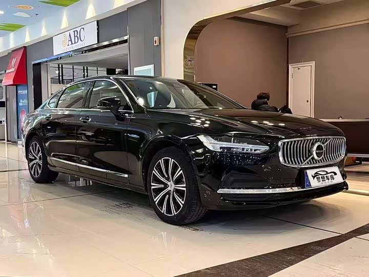 Фото 3 - Volvo S90