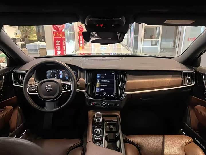 Фото 5 - Volvo S90