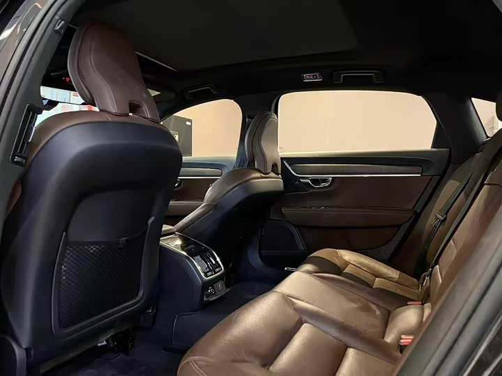 Фото 6 - Volvo S90