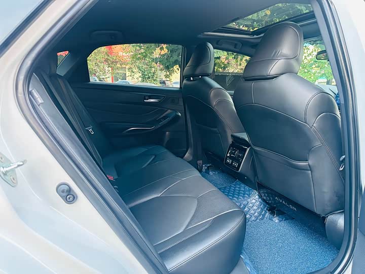 Фото 14 - Toyota Avalon