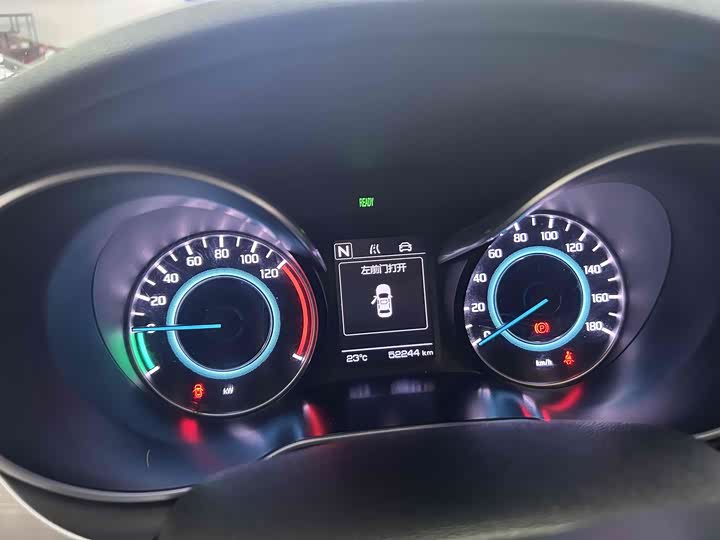 Фото 17 - Changan Eado EV