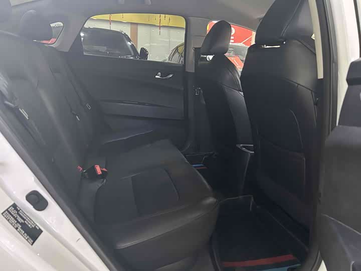 Фото 5 - Changan Eado EV