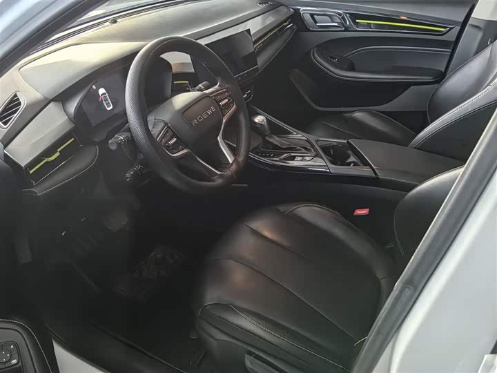 Фото 12 - Roewe i5