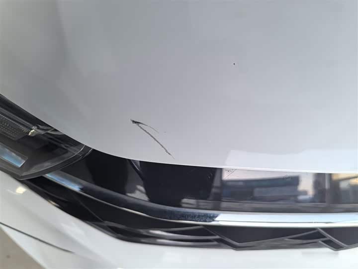 Фото 8 - Roewe i5