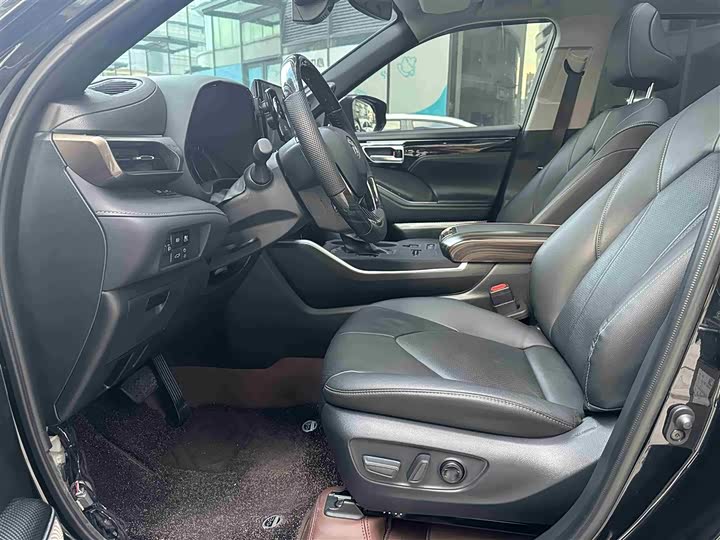 Фото 6 - Toyota Highlander