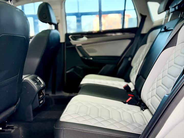 Фото 15 - Volkswagen Tayron