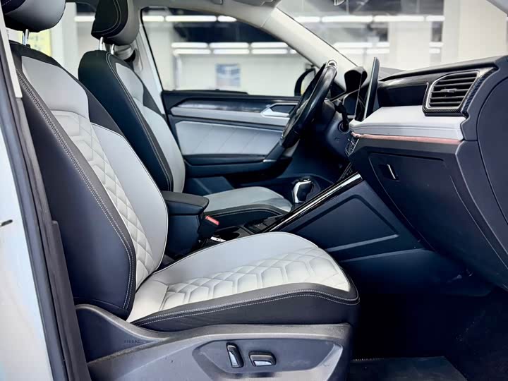 Фото 22 - Volkswagen Tayron