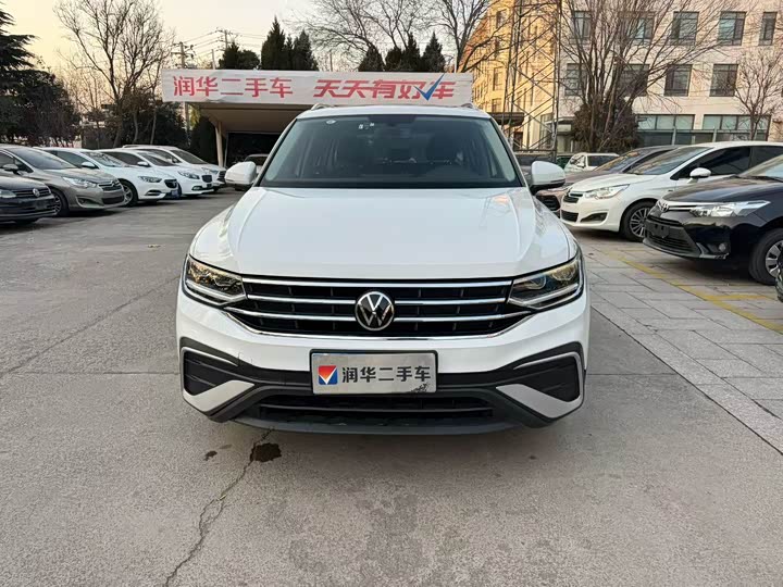 Фото 2 - Volkswagen Tiguan L Pro