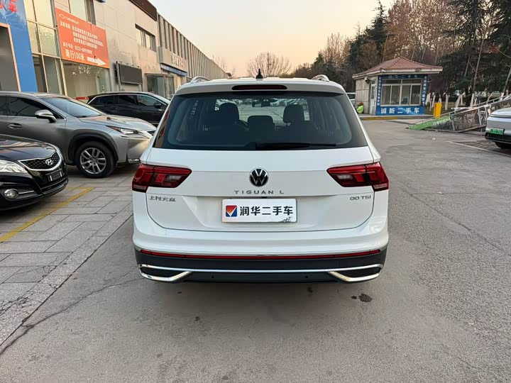 Фото 3 - Volkswagen Tiguan L Pro
