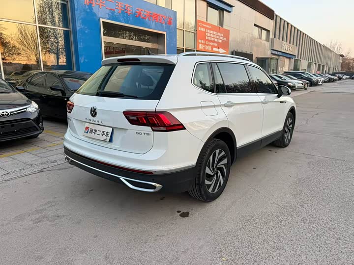 Фото 4 - Volkswagen Tiguan L Pro