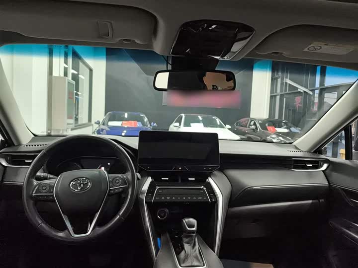 Фото 10 - Toyota Harrier