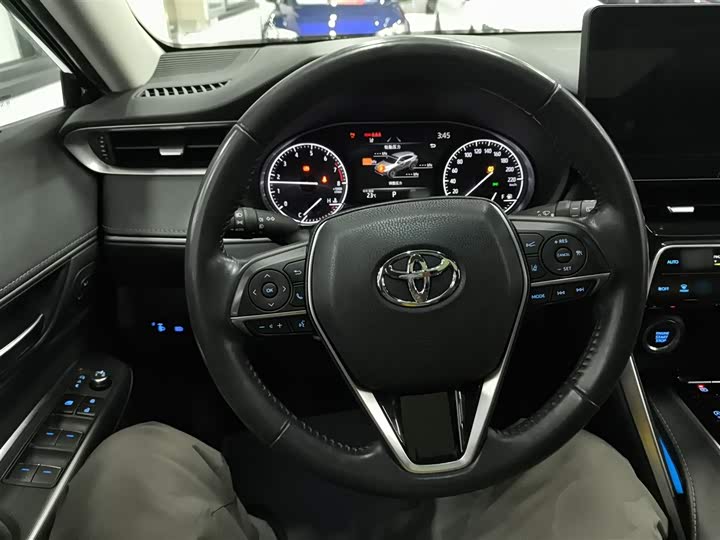 Фото 11 - Toyota Harrier