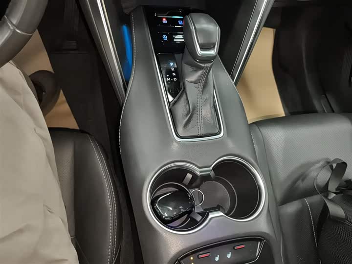 Фото 14 - Toyota Harrier