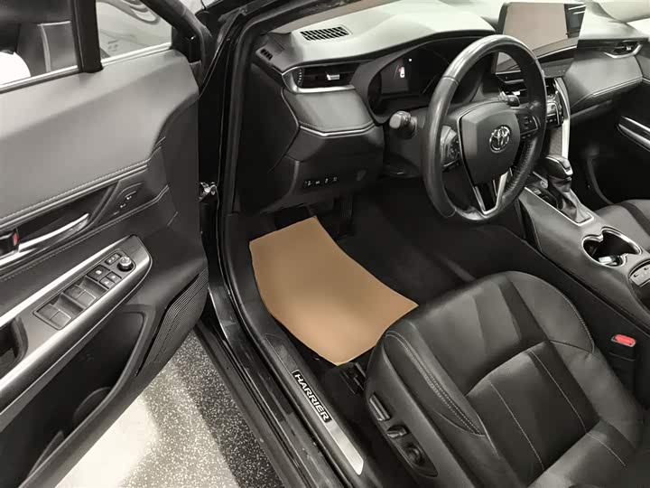 Фото 16 - Toyota Harrier