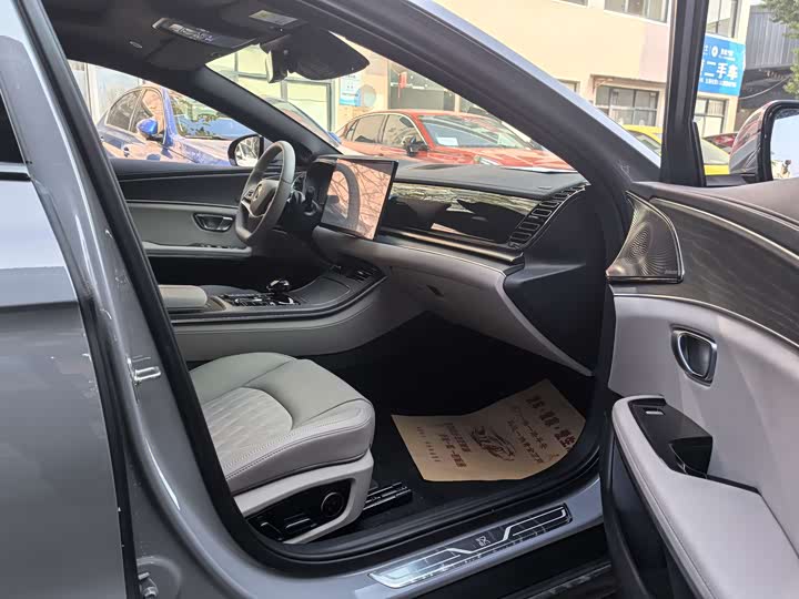 Фото 13 - BYD Han