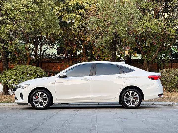 Фото 11 - Buick Verano