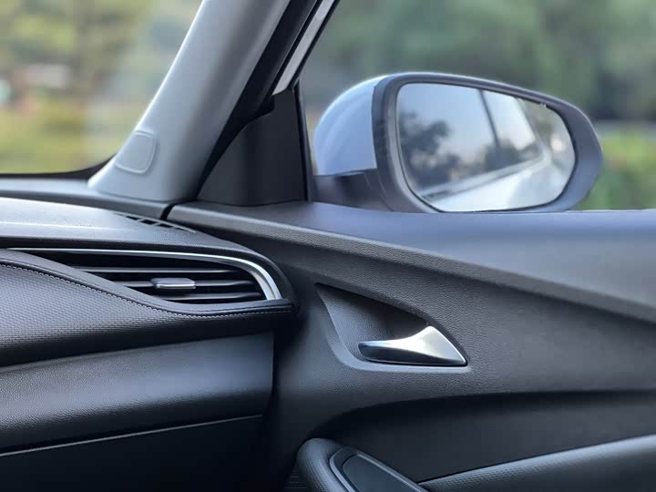 Фото 12 - Buick Verano