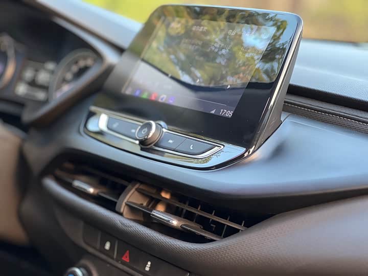 Фото 17 - Buick Verano