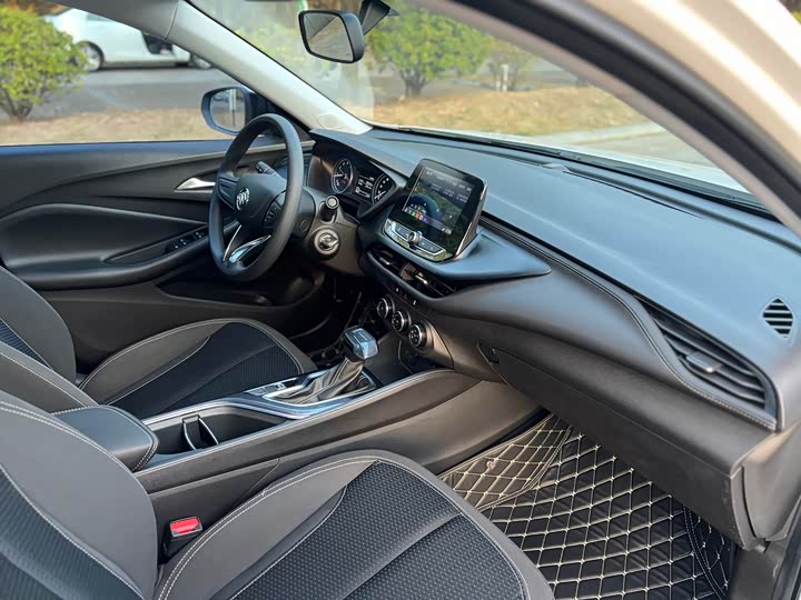 Фото 22 - Buick Verano