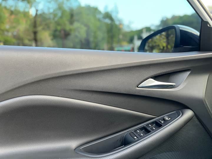 Фото 24 - Buick Verano