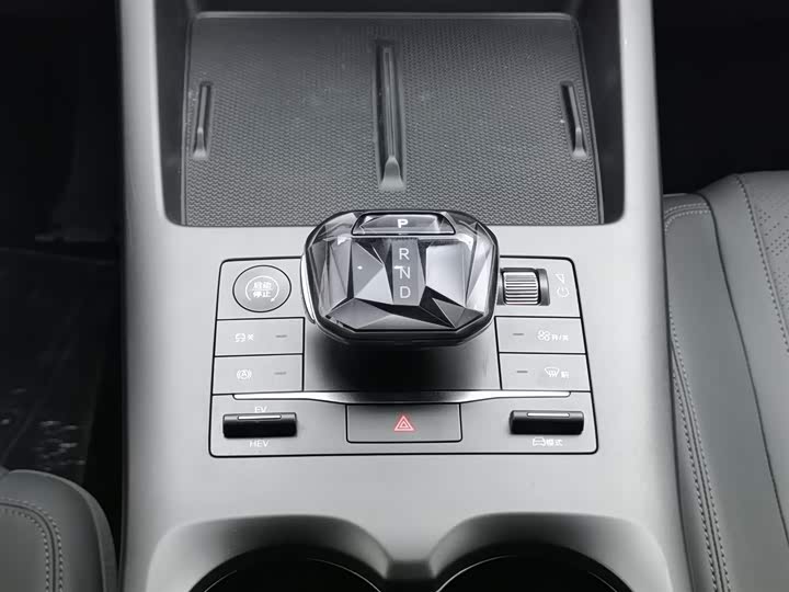 Фото 13 - BYD Qin Plus