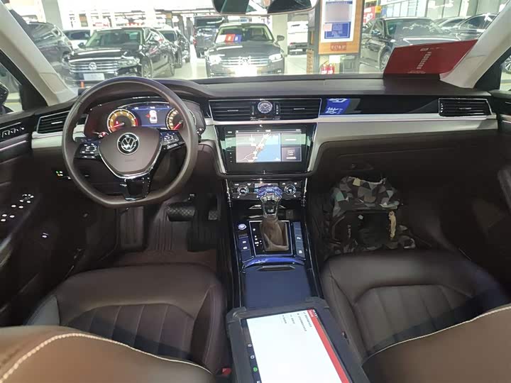 Фото 10 - Volkswagen Phideon