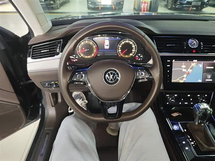 Фото 11 - Volkswagen Phideon