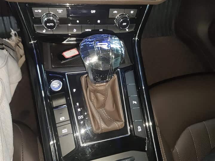 Фото 14 - Volkswagen Phideon