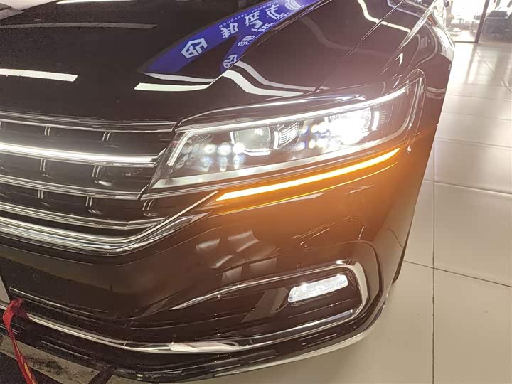 Фото 24 - Volkswagen Phideon
