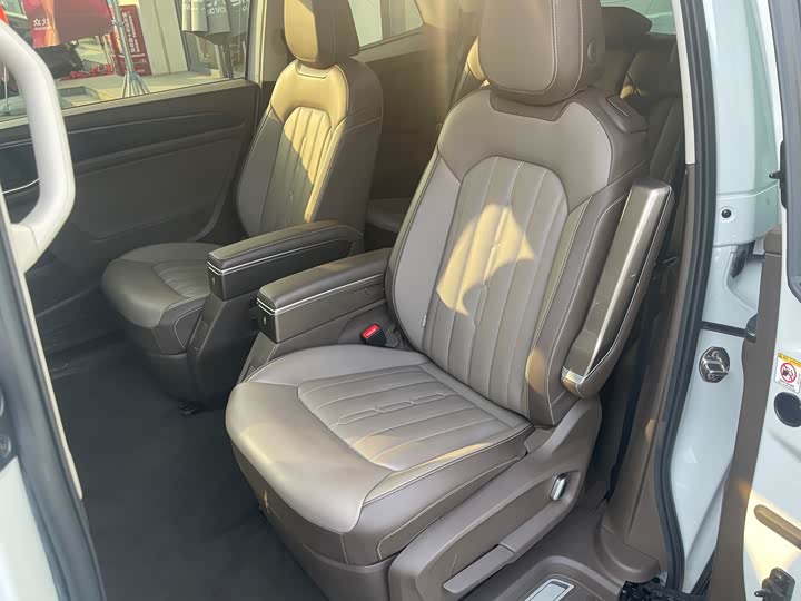 Фото 7 - Volkswagen Viloran