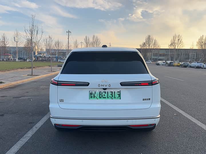 Фото 5 - Nio Onvo L90