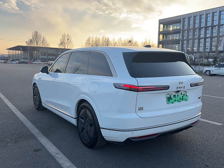 Фото 6 - Nio Onvo L90