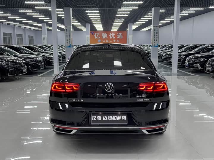 Фото 5 - Volkswagen Magotan