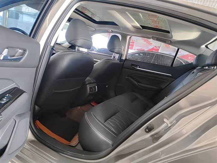 Фото 17 - Nissan Teana