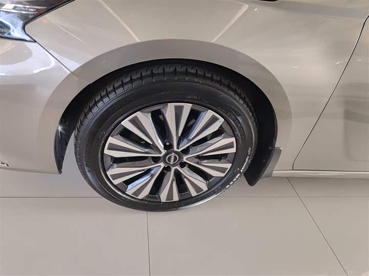 Фото 23 - Nissan Teana