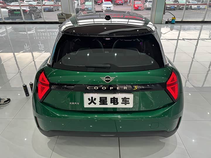 Фото 18 - Mini Cooper