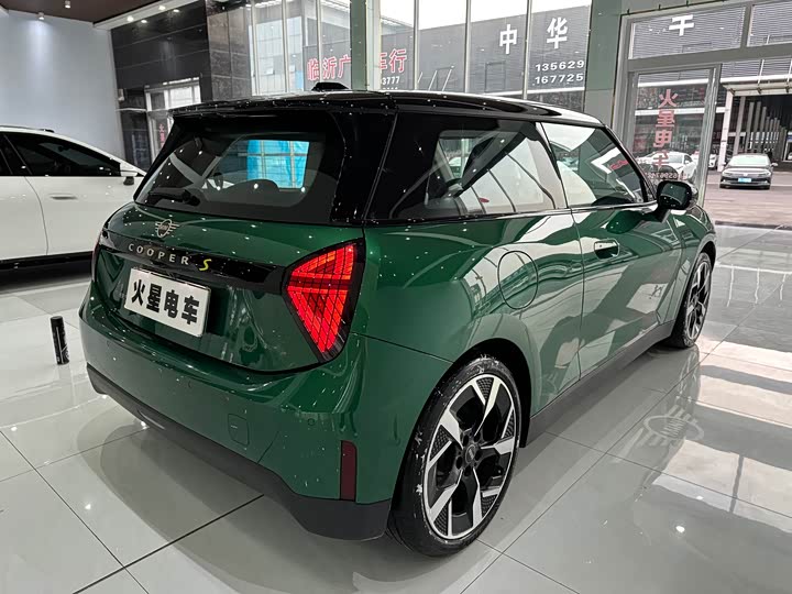 Фото 19 - Mini Cooper