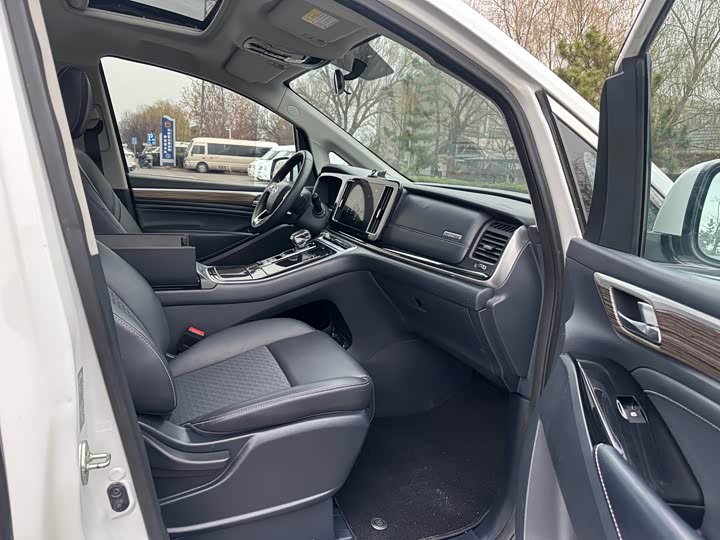 Фото 11 - GAC Trumpchi M8