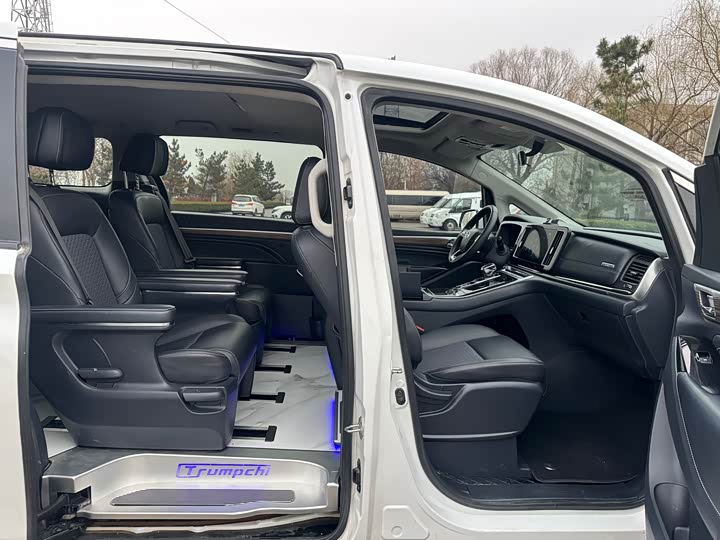 Фото 13 - GAC Trumpchi M8