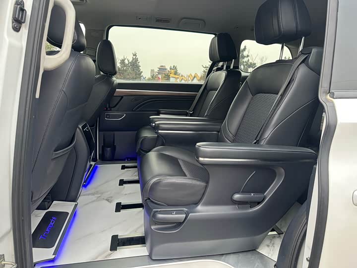 Фото 14 - GAC Trumpchi M8