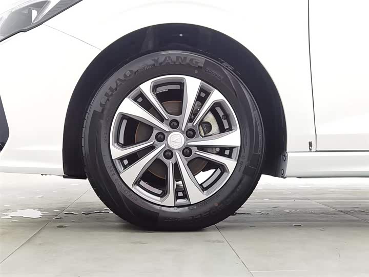 Фото 17 - Changan Eado Plus