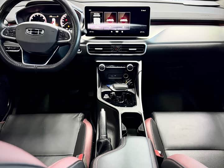 Фото 16 - Geely Coolray