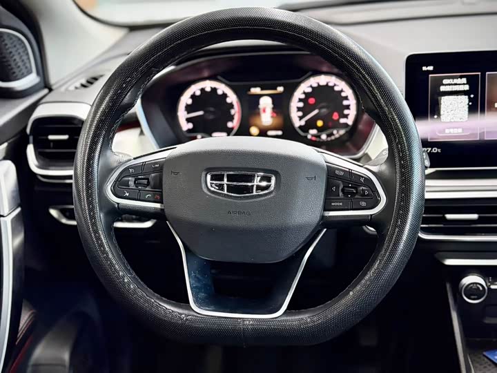 Фото 20 - Geely Coolray