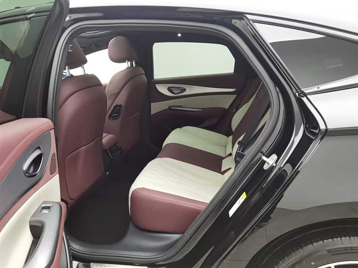 Фото 15 - BYD Seal 07 DM-i Hybrid