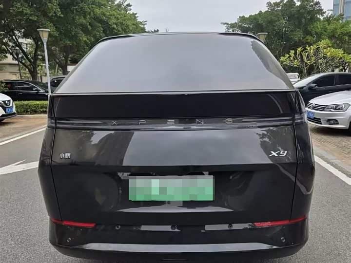 Фото 3 - XPeng X9