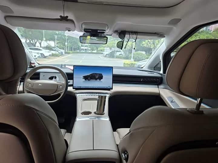 Фото 9 - XPeng X9